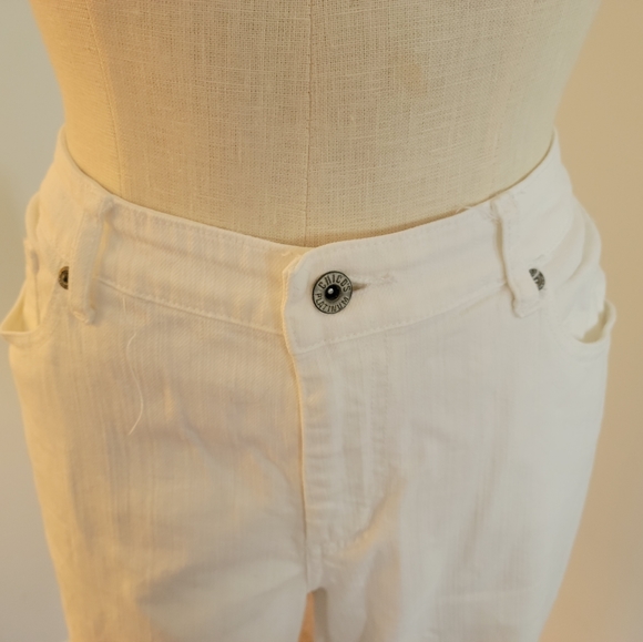 Chico's size 2.5 White denim crop pants - Picture 2 of 6